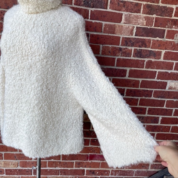 Theory Cream Alpaca Blend Oversized Turtleneck Sweater Top Size Small - Picture 5 of 12